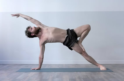  Yoga Alliance® Italia - Vasishthasana- Marco Migliavacca