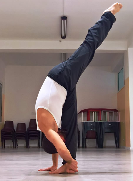 Pada Prasarita Padasana