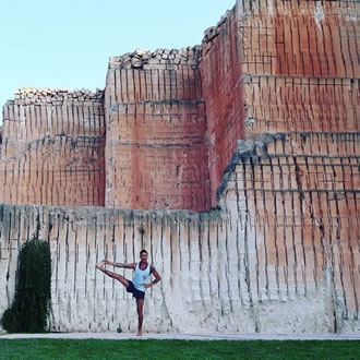 Utthita Hasta Pàdàngustàsana